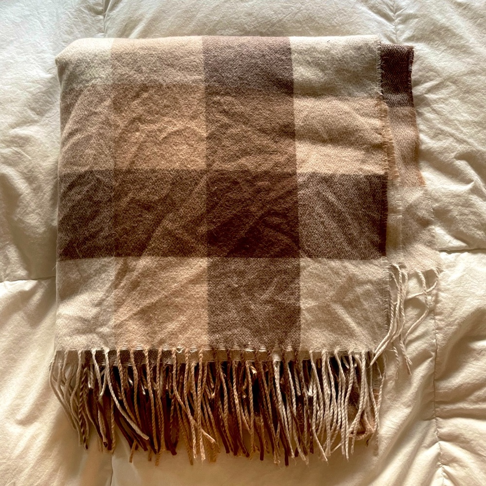 NWOT- 12th Tribe brown and white checkered poncho